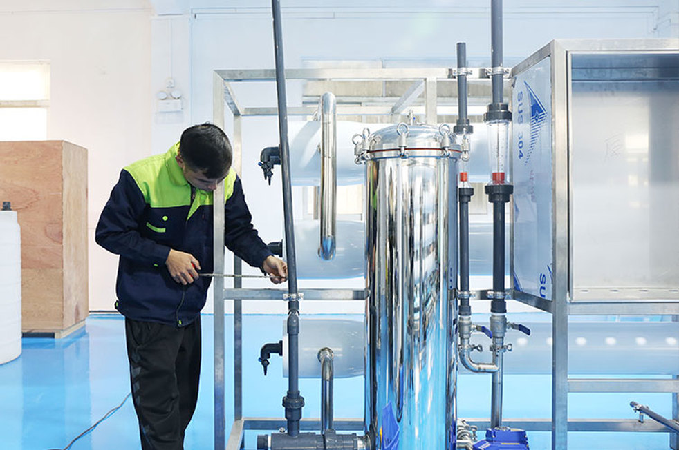 标准化，批量生产反渗透设备