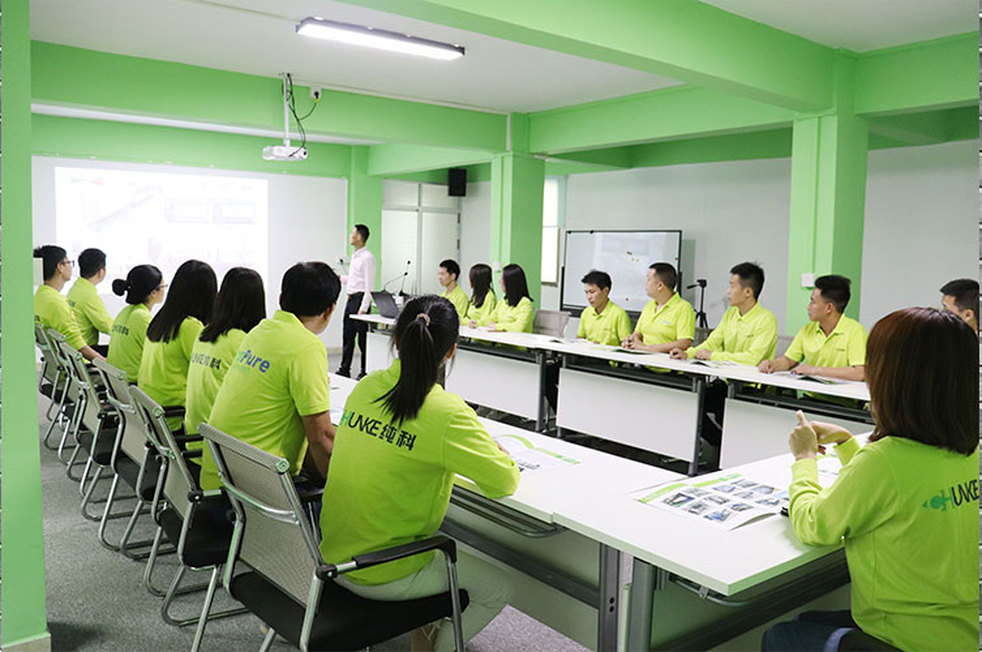 组建-流的技术团队，专业给客户放心，省心、信心